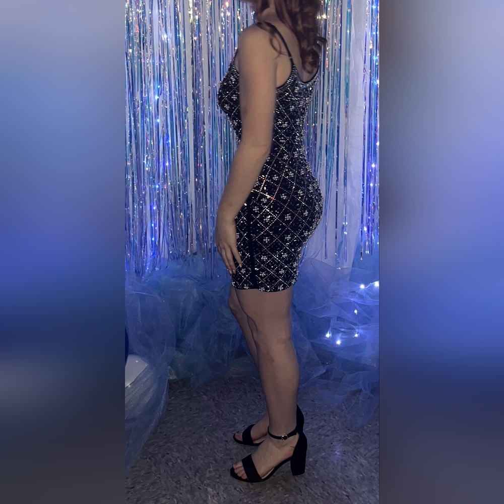 Formal Dress - Picture 4 of 5